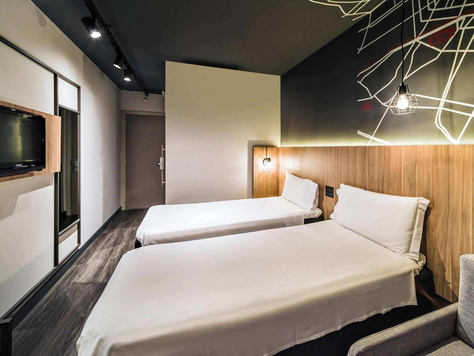 Отель Ibis Curitiba Batel Экстерьер фото